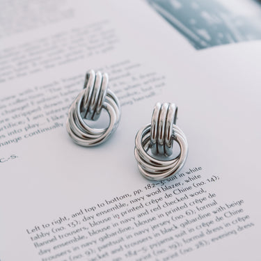 Aros Oversize Twist Silver - Atesorame