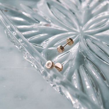 Abridores A Presion Oro 18k Punto De Luz Zafiro 4mm - Atesorame
