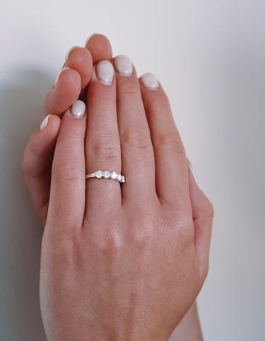 Anillo Moissanita Cintillo - Atesorame