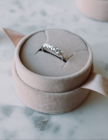 Anillo Moissanita Cintillo - Atesorame