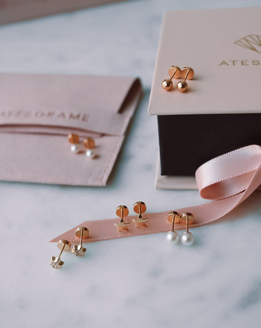 Abridores A Presion Oro 18k Estrella Hexagonal Zafiro de 4,5mm - Atesorame