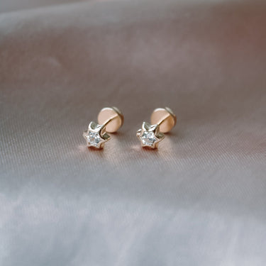 Abridores A Presion Oro 18k Estrella Hexagonal Zafiro de 4,5mm - Atesorame