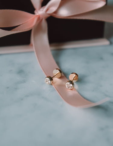 Abridores A Presion Oro 18k Punto De Luz Zafiro 4mm - Atesorame