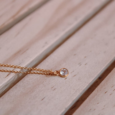 Collar Punto de Luz Mia Gold - Atesorame